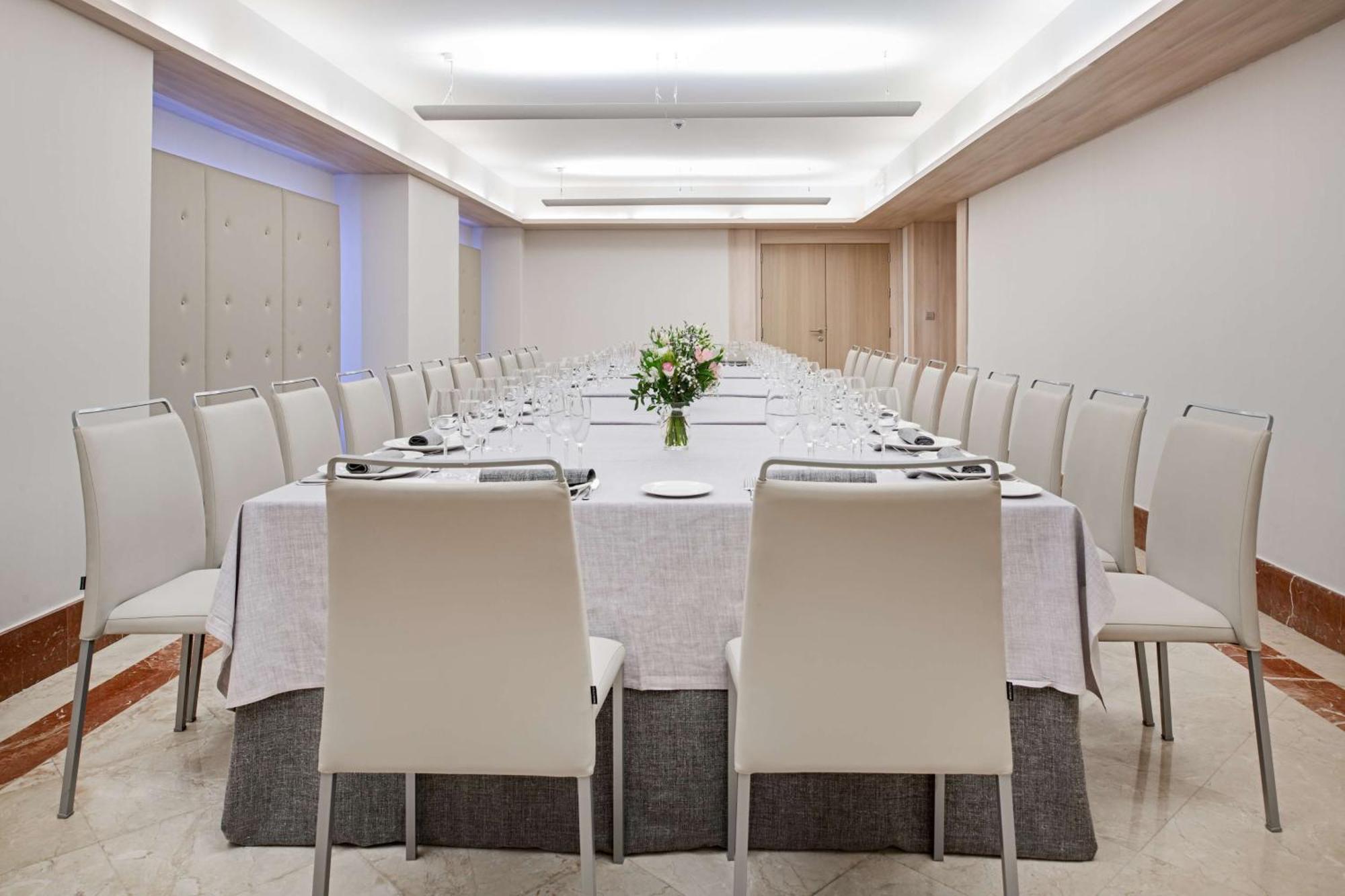 Hotel Nh Collection Palacio De Oquendo 4*