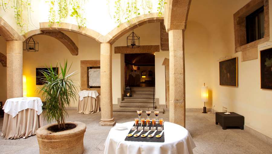 Hotel Nh Collection Palacio De Oquendo Caces