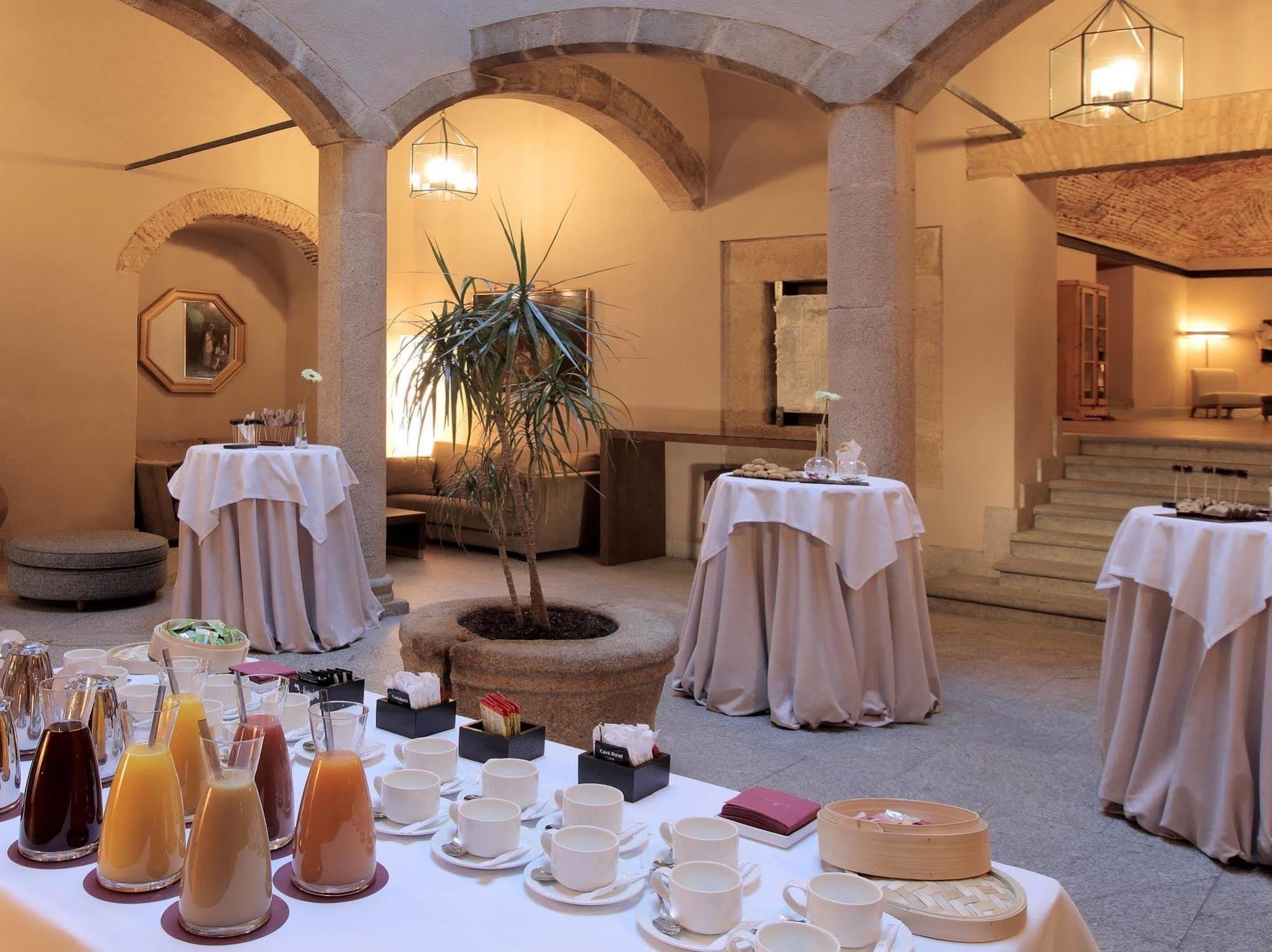 Nh Collection Palacio De Oquendo Hotel Caces